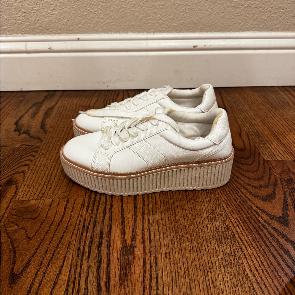 Dolce Vita sneakers
